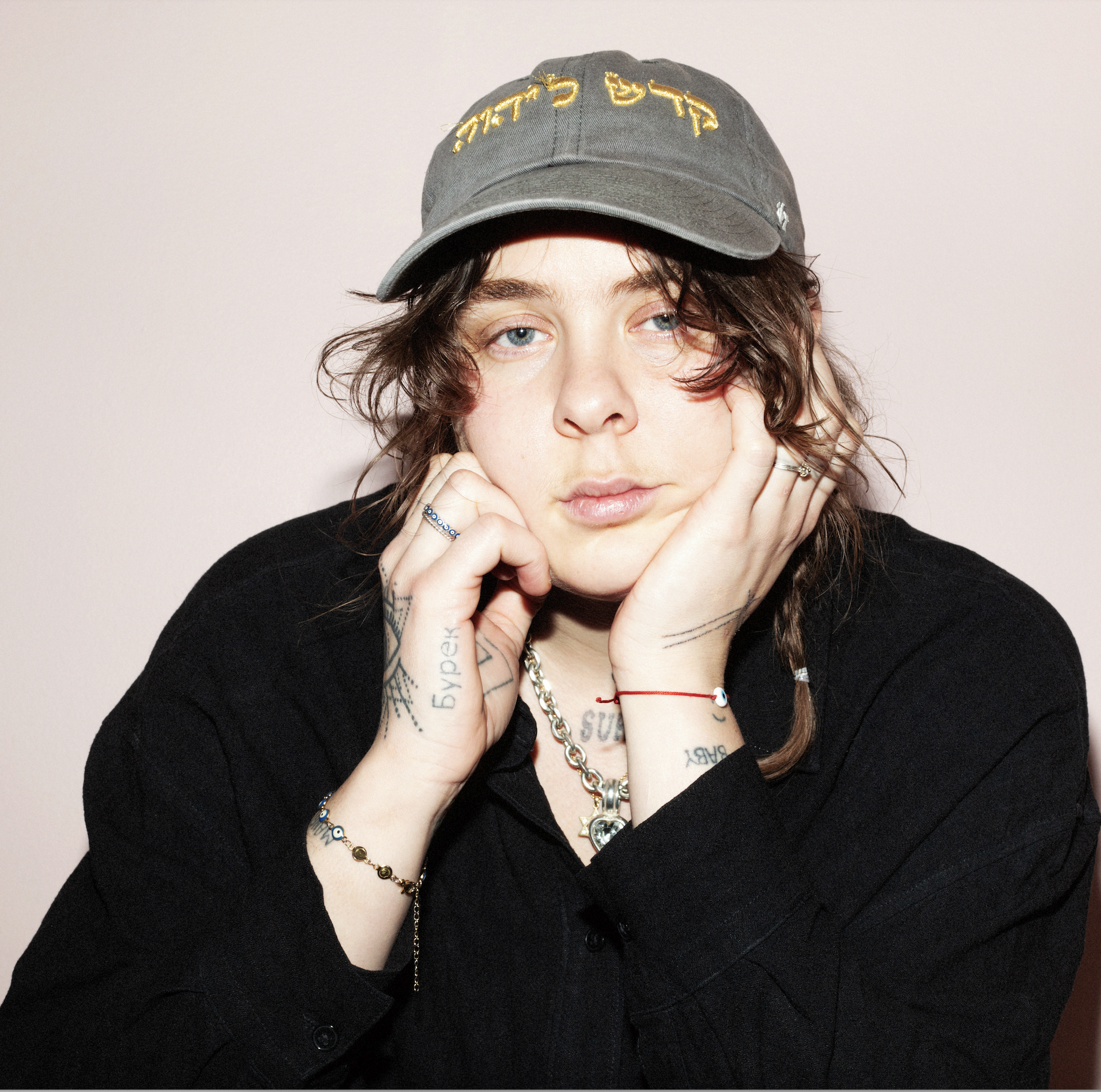 Mellan poesi och politik